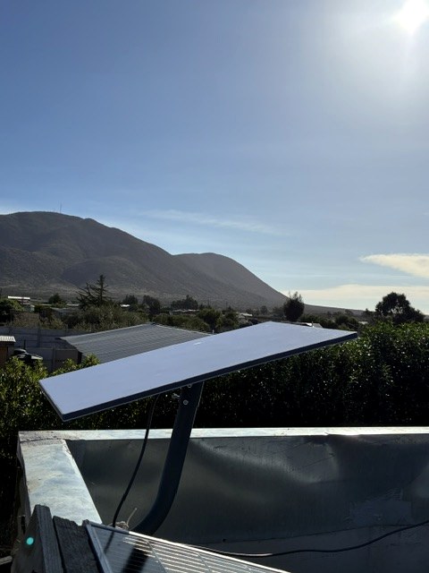 Antena Starlink instalada